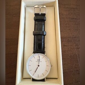 NWT Daniel Wellington watch with croc effect leather strap